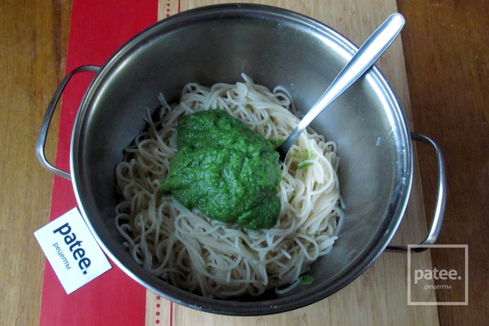 Спагетти с брокколи и петрушкой - Шаг 9