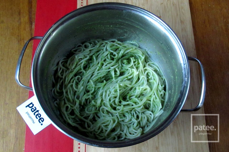 Спагетти с брокколи и петрушкой - Шаг 11