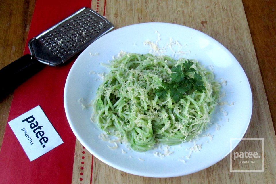 Спагетти с брокколи и петрушкой - Шаг 12