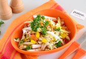 Капустный салат с дайконом и яблоком