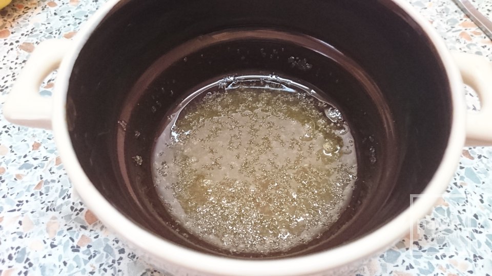 Лимонный бисквит в мультиварке со сметанным кремом и глянцевой шоколадной глазурью - Шаг 10