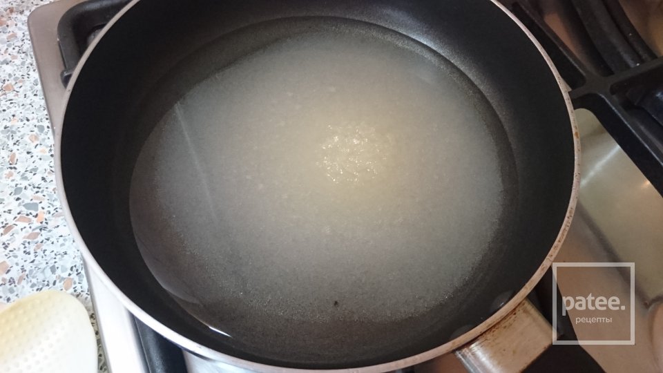 Лимонный бисквит в мультиварке со сметанным кремом и глянцевой шоколадной глазурью - Шаг 11