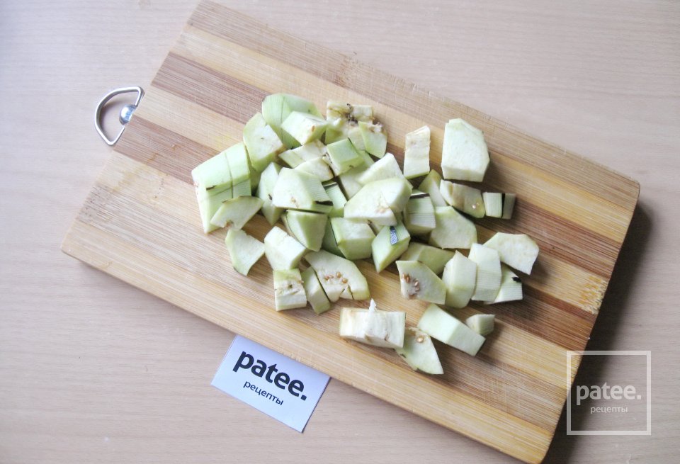 Куриная печень с грибами и баклажанами - Шаг 2