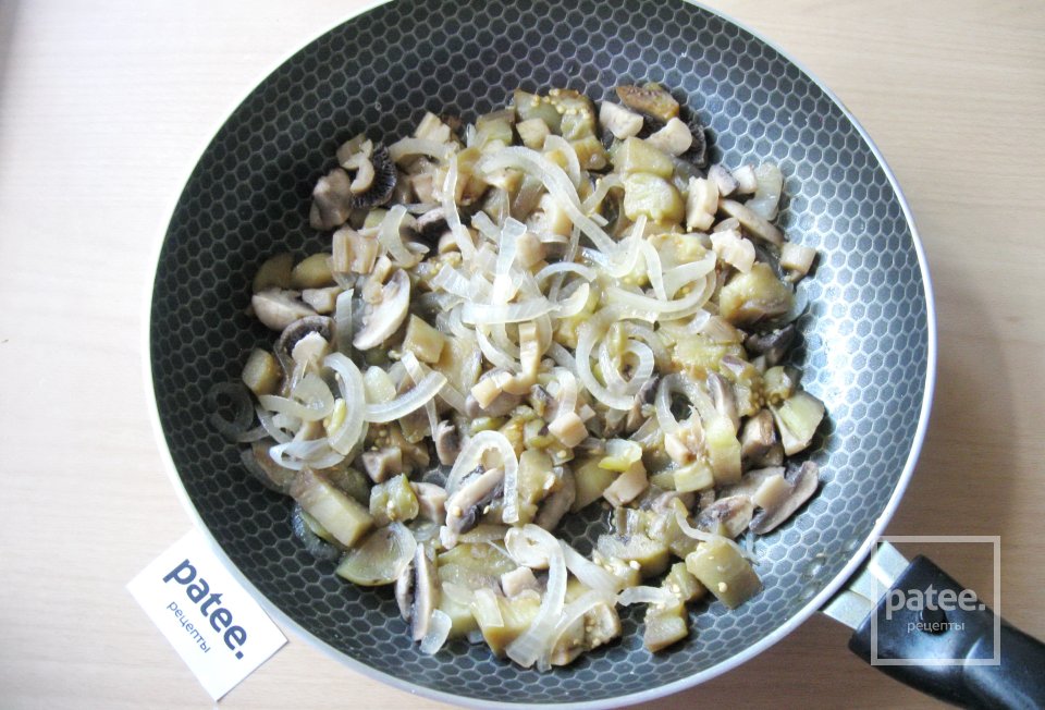 Куриная печень с грибами и баклажанами - Шаг 8