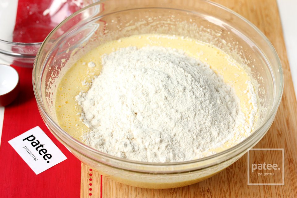 Пирог с малиной в мультиварке - Шаг 5