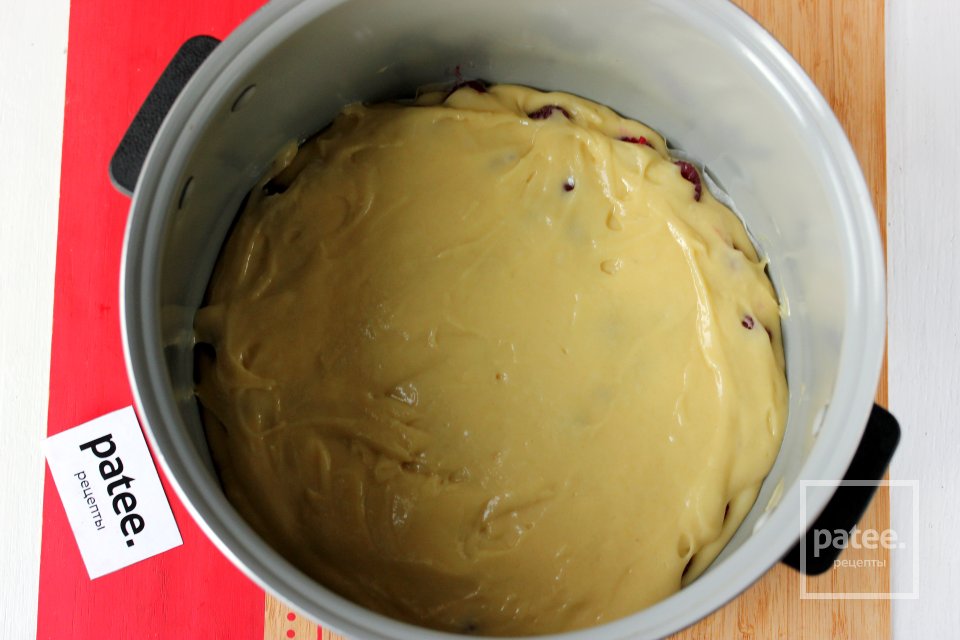 Пирог с малиной в мультиварке - Шаг 10