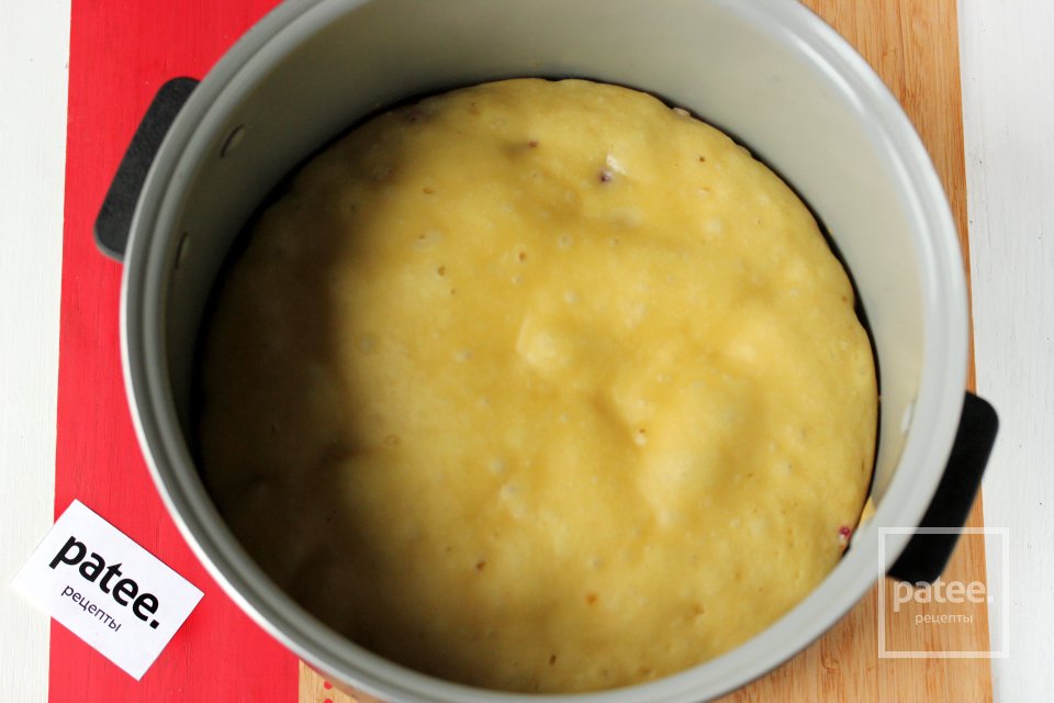 Пирог с малиной в мультиварке - Шаг 11