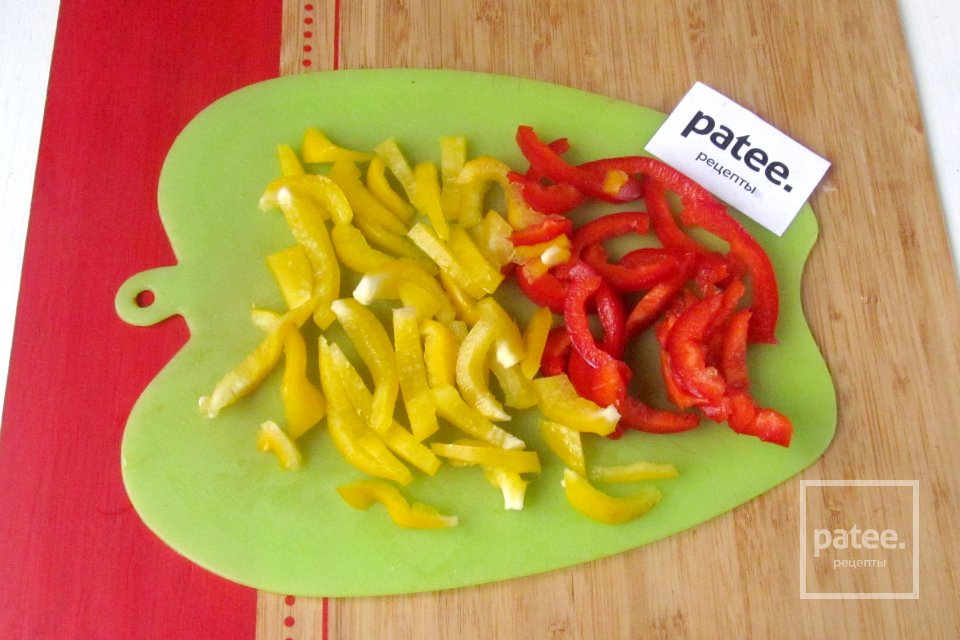 Морепродукты с перцем и яйцом - Шаг 3