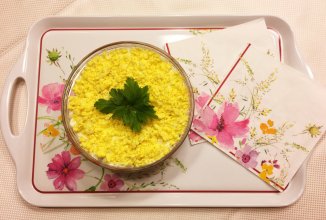 Мимоза с солеными огурцами