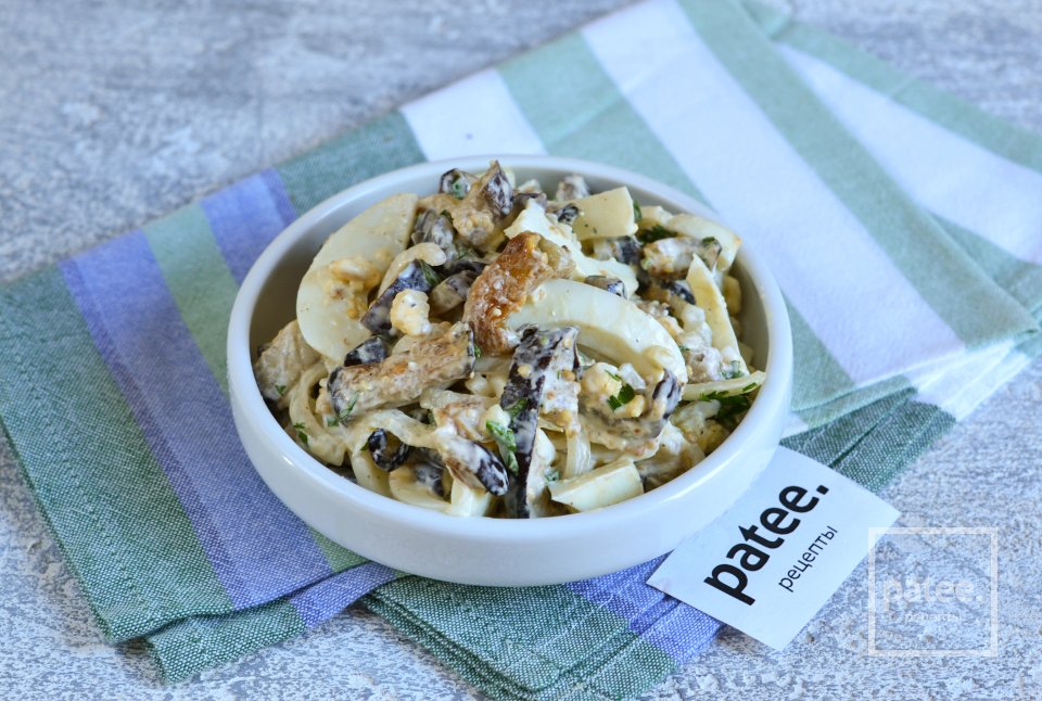 Салат из баклажанов с маринованным луком - Шаг 13