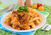 Тушеный картофель с квашеной капустой