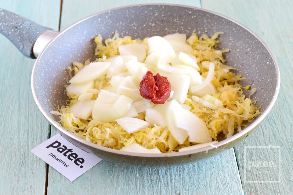 Тушеный картофель с квашеной капустой - Шаг 5