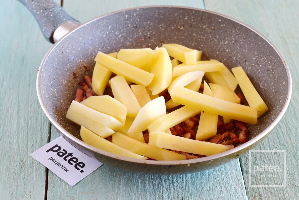 Тушеный картофель с квашеной капустой - Шаг 10