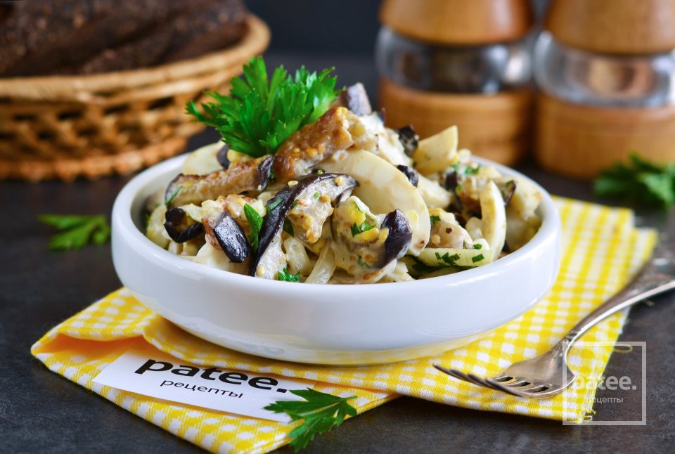 Салат из баклажанов с маринованным луком - Шаг 14