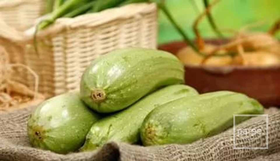 Вкусные и нежные оладьи из кабачков с укропом - Шаг 1