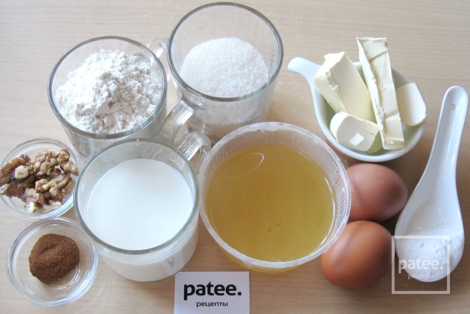 Медовый пирог с орехами в мультиварке - Шаг 1