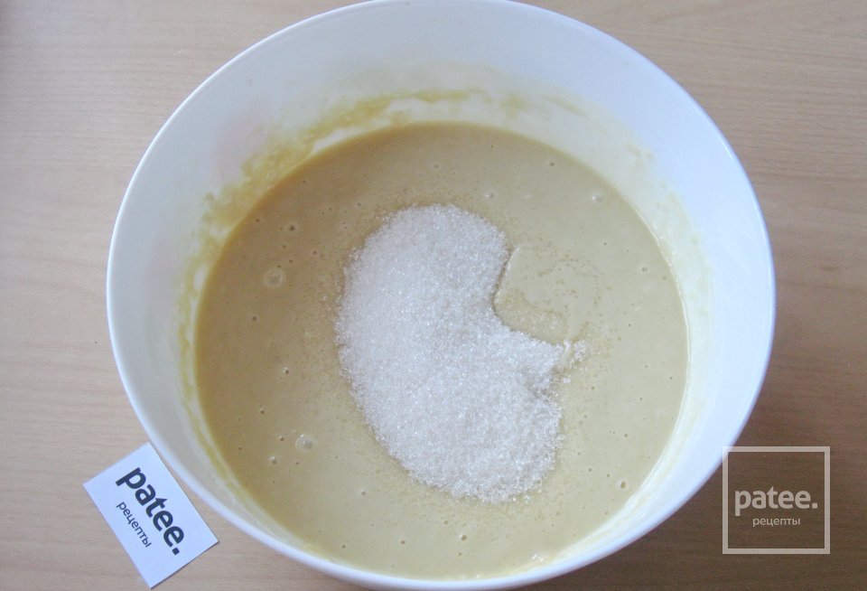 Медовый пирог с орехами в мультиварке - Шаг 8