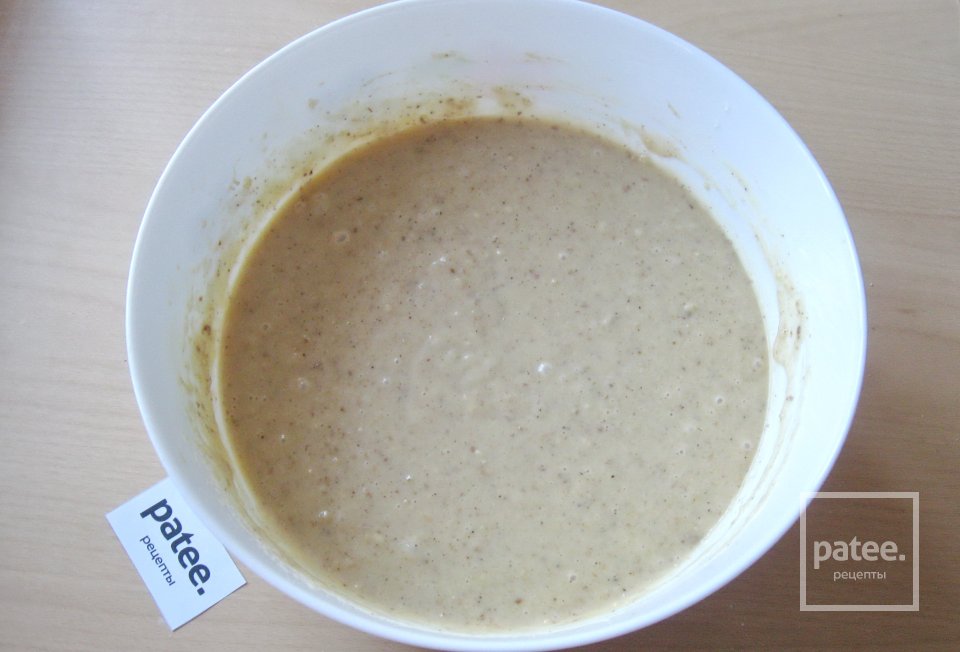 Медовый пирог с орехами в мультиварке - Шаг 12