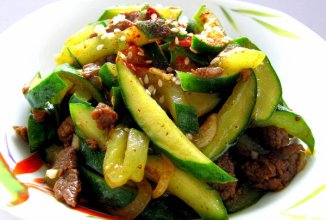 "Веча" или салат из огурцов с говядиной по-корейски