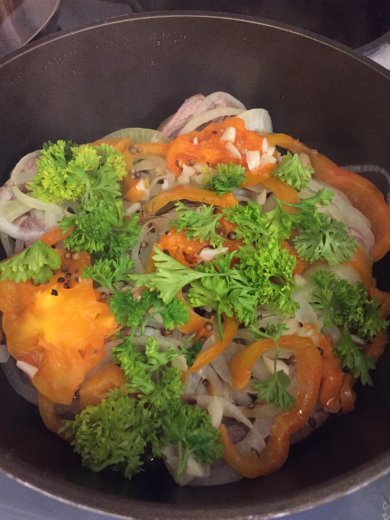 Буглама. Тушёная баранина с помидорами, луком и перцем. - Шаг 3