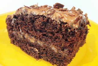 Влажный пирог без яиц с нежным сметанным кремом.