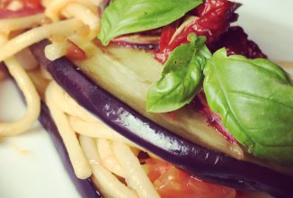 Паста норма (pasta Norma) Макароны, баклажаны, помидоры