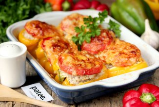 Перец фаршированный половинками в духовке