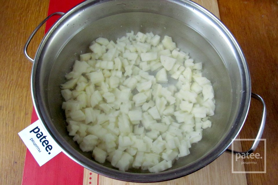 Солянка с копчёностями, свежими помидорами и каперсами - Шаг 3