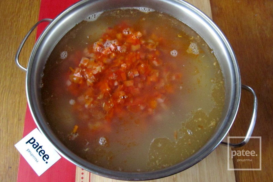 Солянка с копчёностями, свежими помидорами и каперсами - Шаг 16