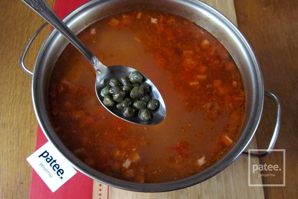 Солянка с копчёностями, свежими помидорами и каперсами - Шаг 17