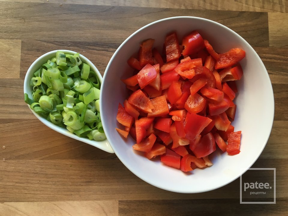 Фасоль с перцем и зелёным луком - Шаг 2