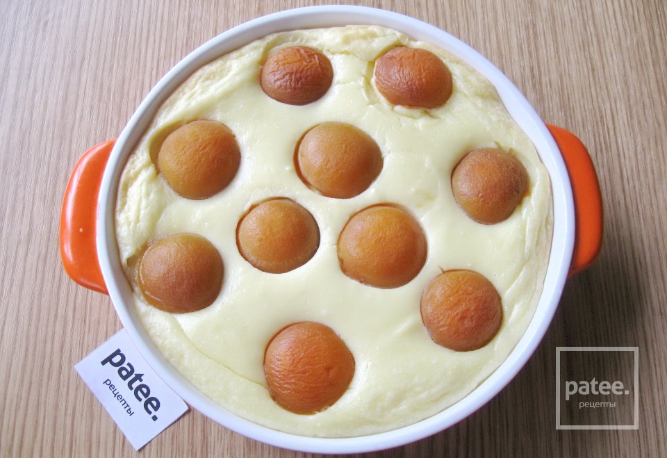 Творожная запеканка с абрикосами - Шаг 12