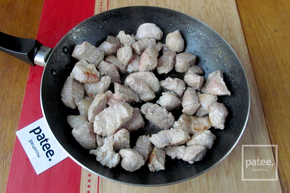 Свинина с перцем и помидорами - Шаг 3