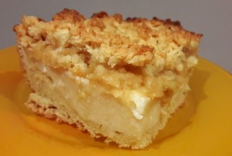 Творожно-яблочный пирог "Лакомка".