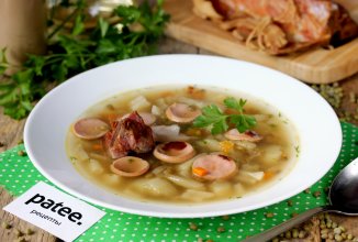 Суп с машем, копчёными рёбрышками и сосисками