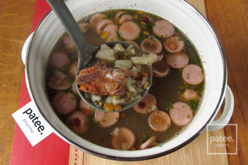 Суп с машем, копчёными рёбрышками и сосисками - Шаг 17