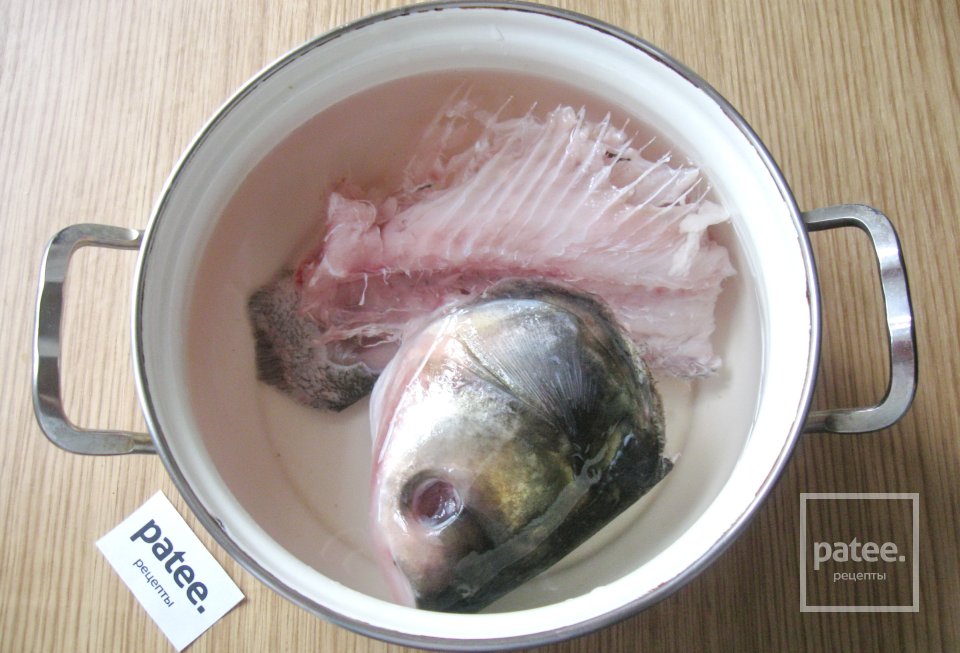Рыбный суп из головы и хребта толстолобика - Шаг 2