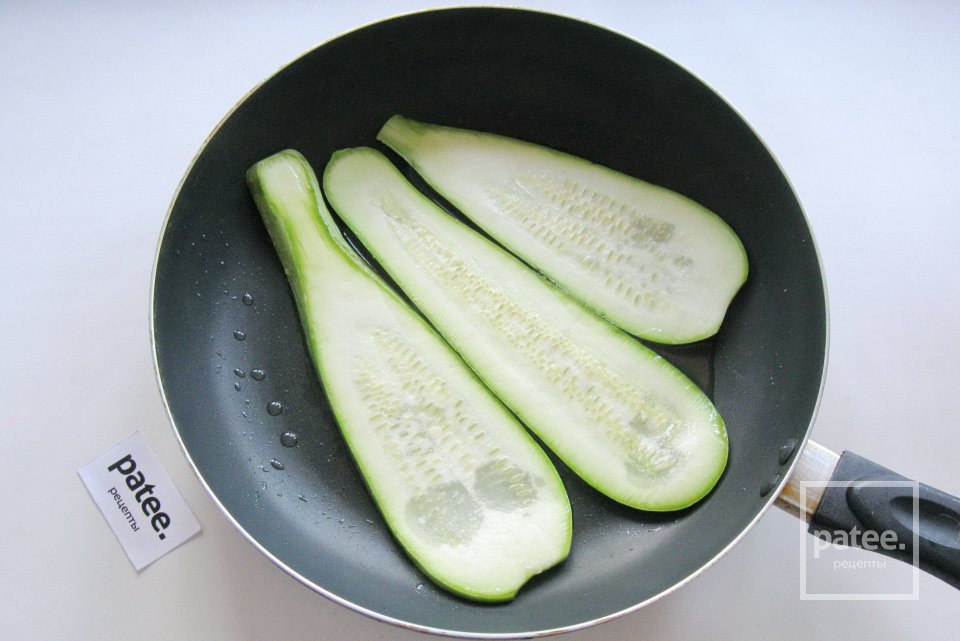 Рулетики из кабачков с творогом - Шаг 4