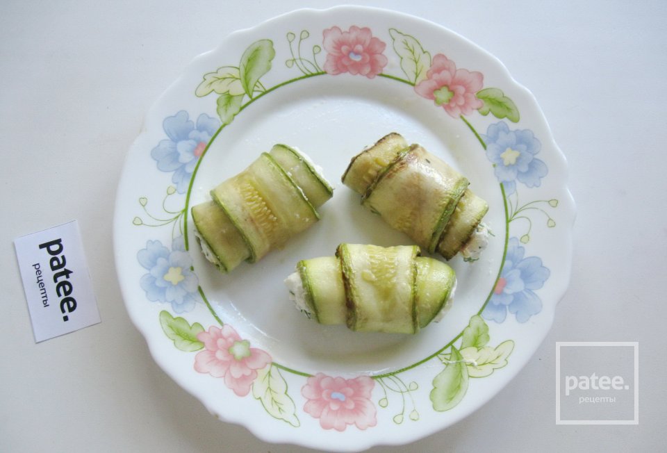 Рулетики из кабачков с творогом - Шаг 15