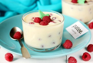 Сметанный крем со сгущёнкой и малиной