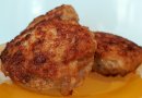 Курино-свиные котлеты с овсяными хлопьями.