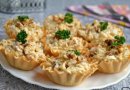 Салат с курицей и ананасом в тарталетках 🍍🍍