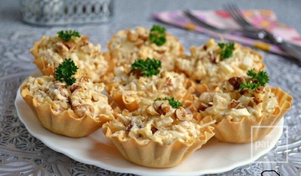 Салат с курицей и ананасом в тарталетках 🍍🍍 - Шаг 3