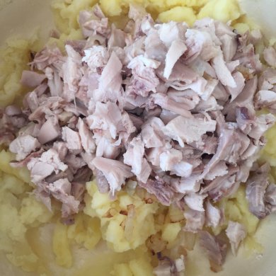 Быстрые пирожки с картошкой и курицей - Шаг 3