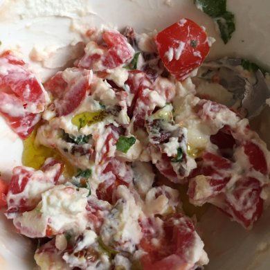 Брускетта с помидорами или бутерброд из чиабатты с помидорами и рикоттой. - Шаг 2