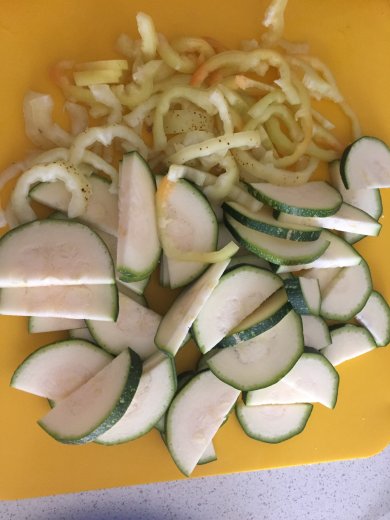 Индейка на воке с овощами и кешью - Шаг 4