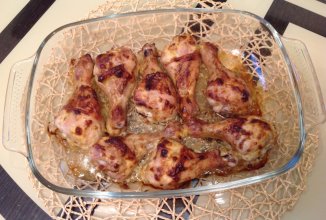 Ароматные голени из духовки