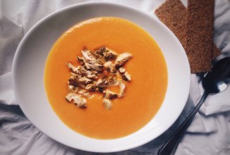 Тыквенный суп-пюре с пряным куриным филе 🎃
