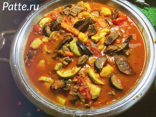 Рагу из говядины с кабачком и баклажанами