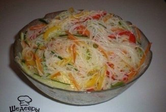 Салат из фунчозы с овощами